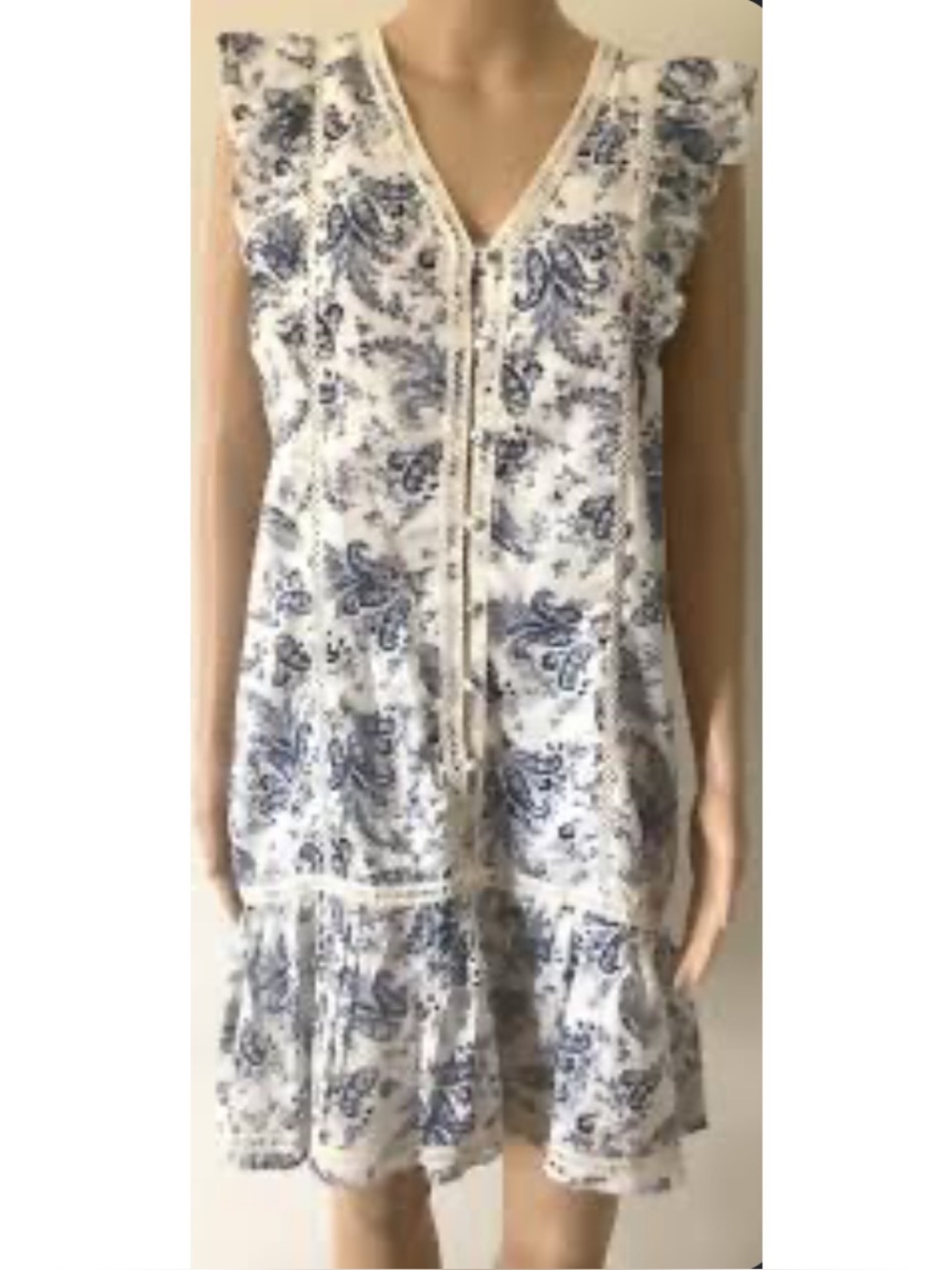 Lucky Brand bohemian romantic floral paisley, print with covered buttons
. L